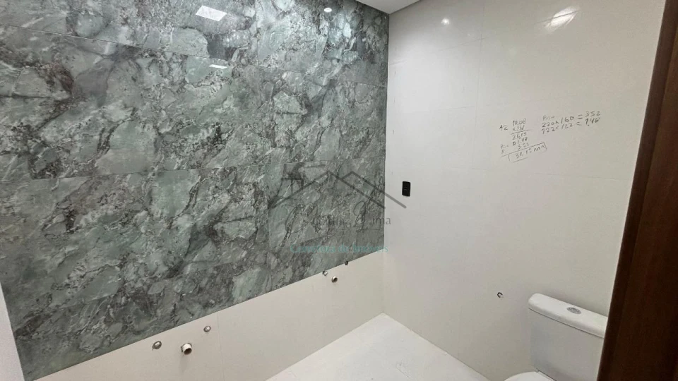 Imagens do imóveis Vende-se casa assobradada próxima a UEL