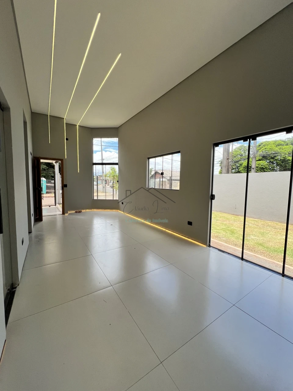 Imagens do imóveis Vende-se casa de esquina com hidromassagem próxima ao Aeroporto