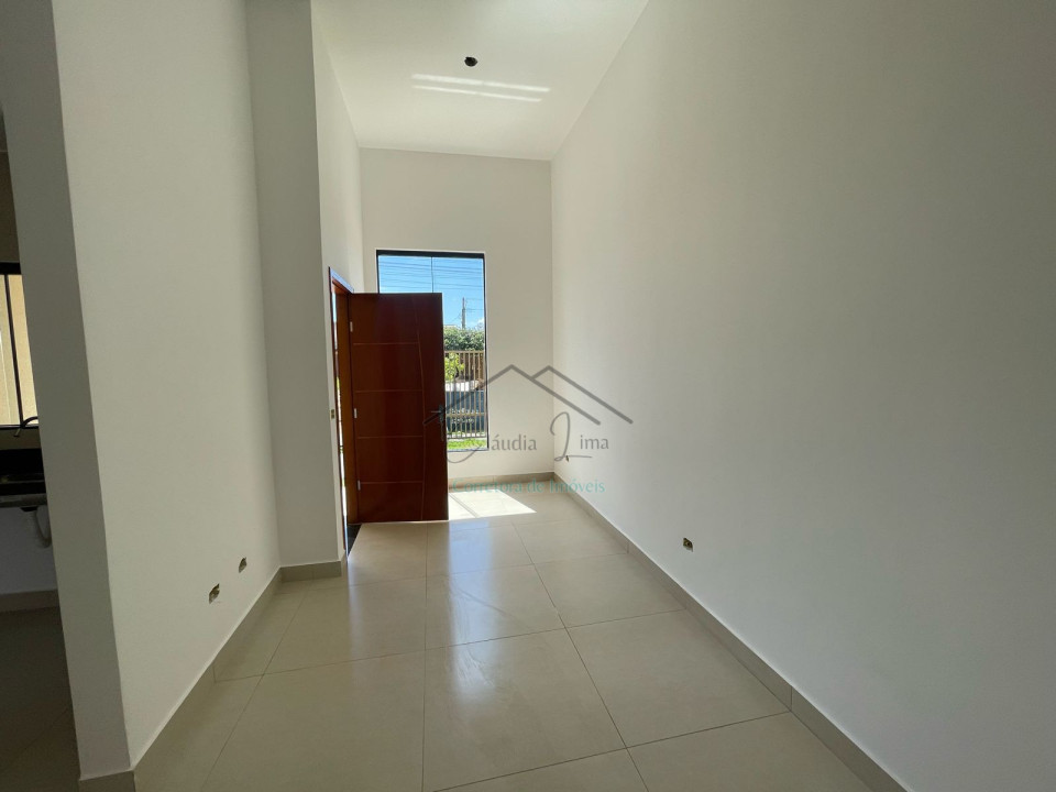 Imagens do imóveis Vende-se casa com 3 quartos sendo suíte na região norte de Londrina