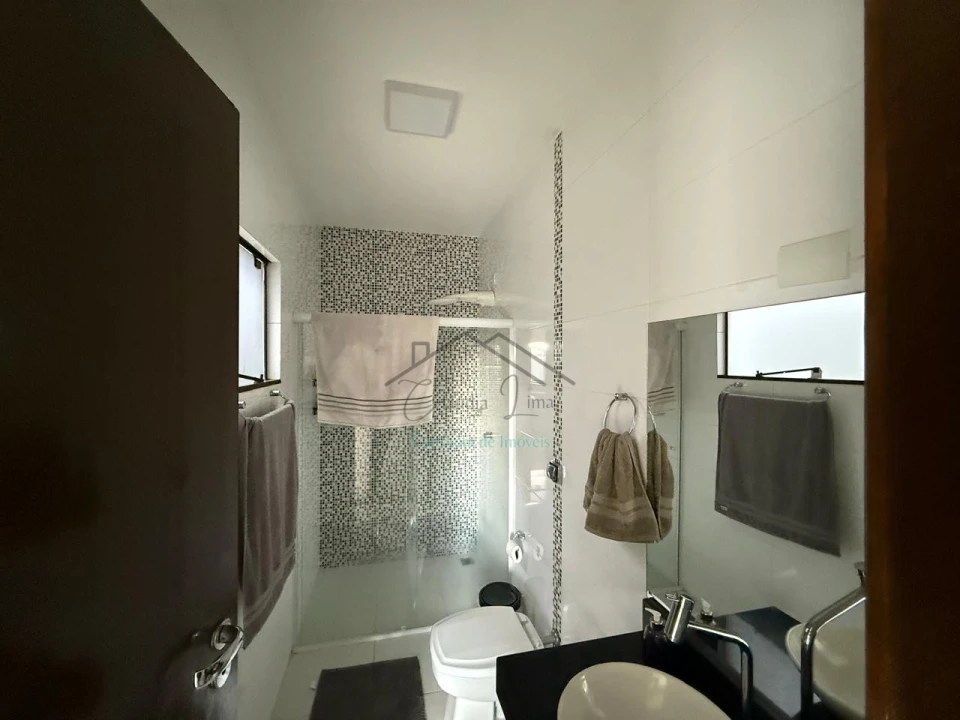 Imagens do imóveis vende-se casa de esquina em terreno sozinho próxima ao muffato da av. saul elkind