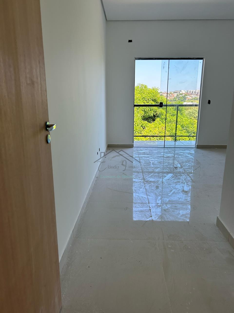 Imagens do imóveis vende-se casa assobradada com churrasqueira próxima a uel