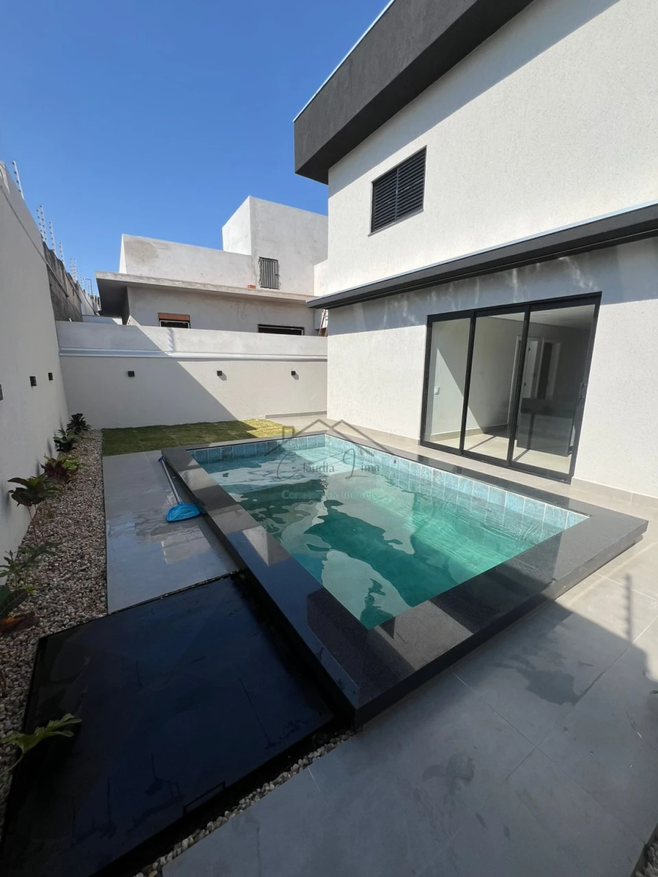 Imagens do imóveis vende-se sobrado no paysage araçari