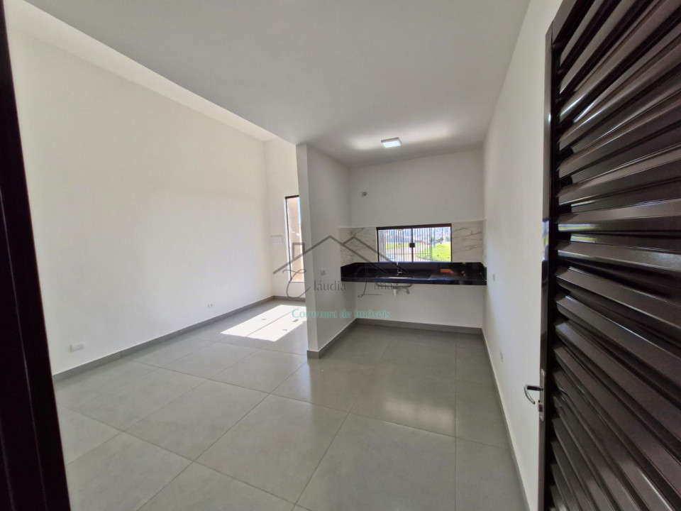 Imagens do imóveis Vende-se casa com churrasqueira coberta próxima ao Norte Shopping