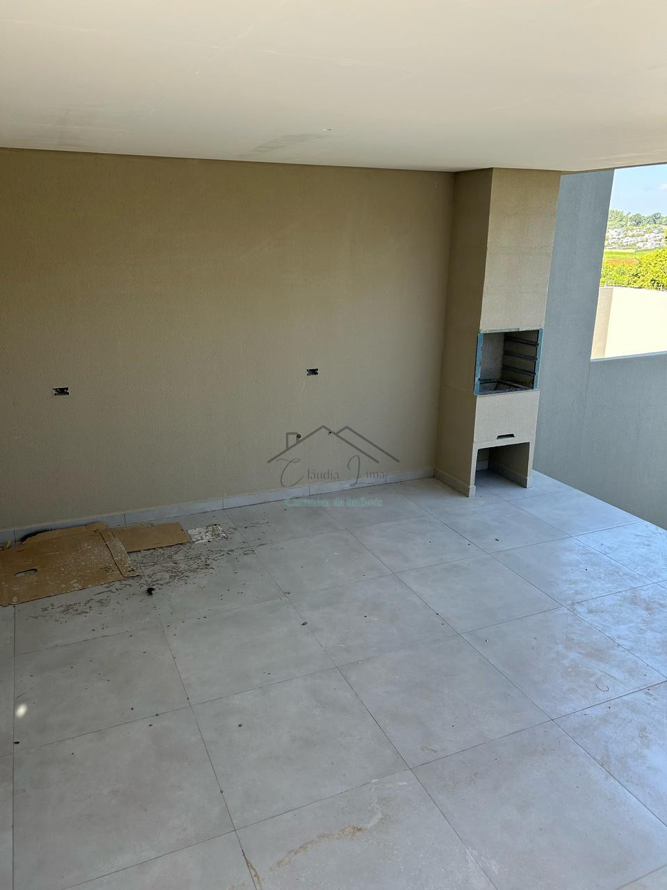 Imagens do imóveis vende-se casa assobradada com churrasqueira próxima a uel