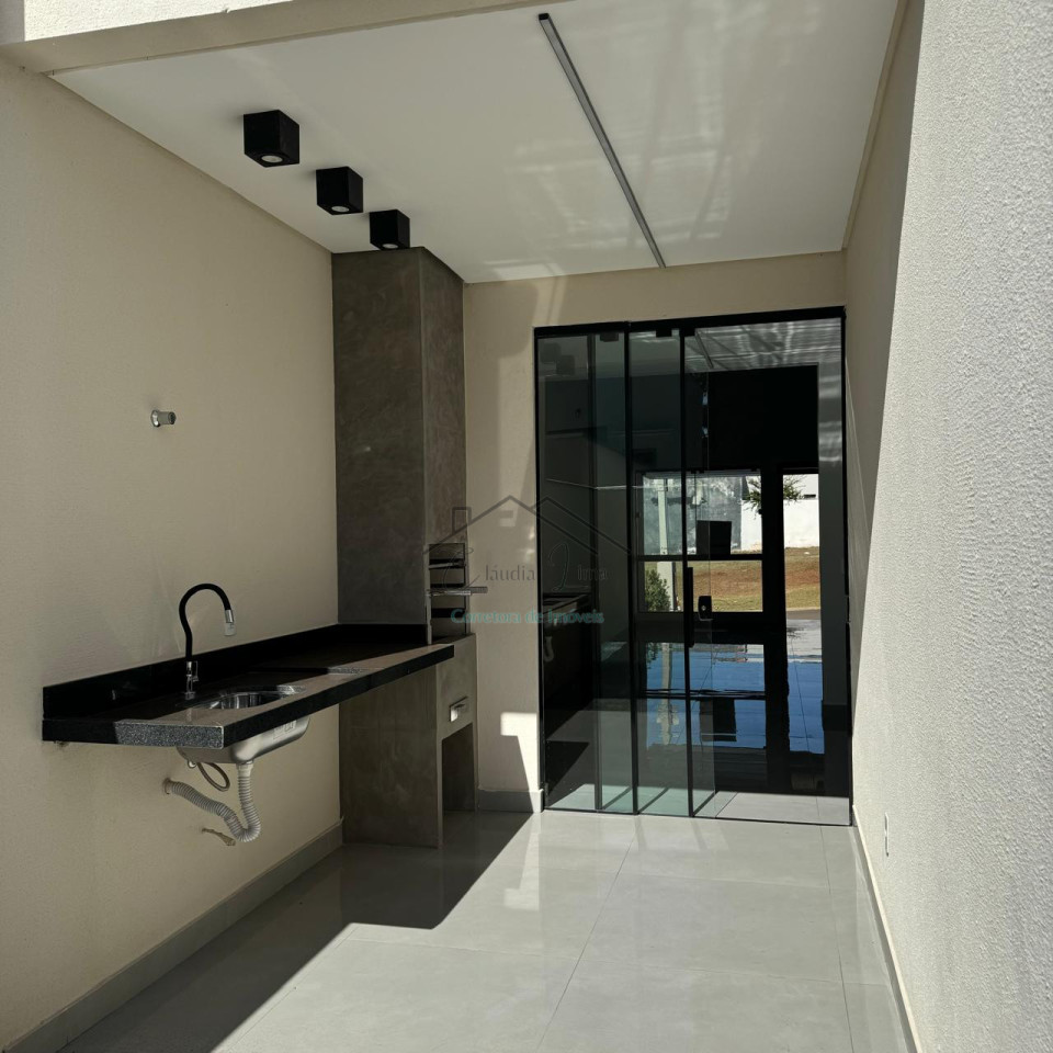 Imagens do imóveis Vende-se casa no CONDOMÍNIO HEIMTAL PARK