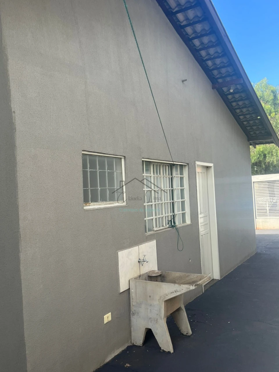 Imagens do imóveis Vende-se casa de terreno sozinho na Zona Sul