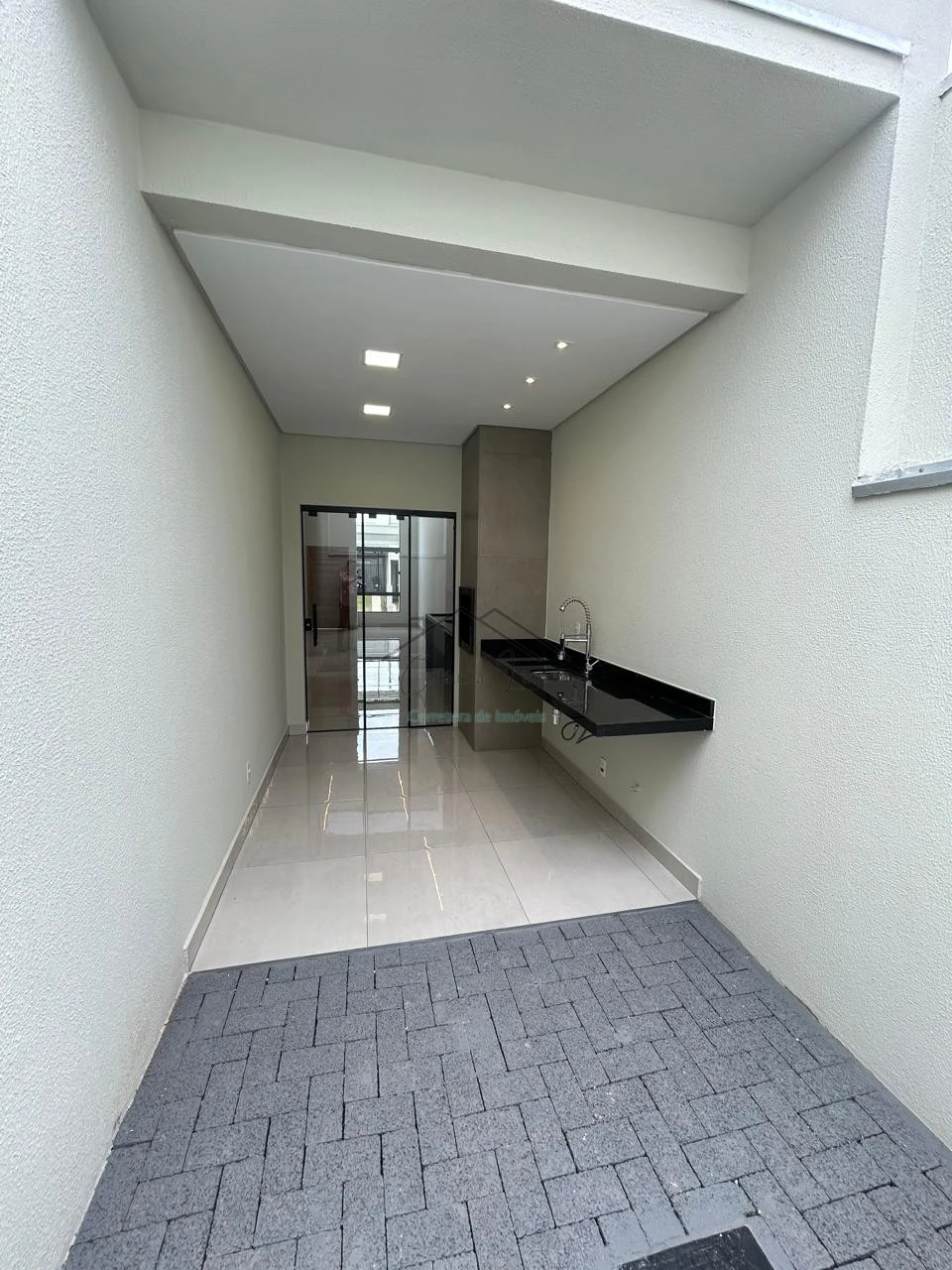 Imagens do imóveis Vende-se casa no CONDOMÍNIO HEIMTAL PARK