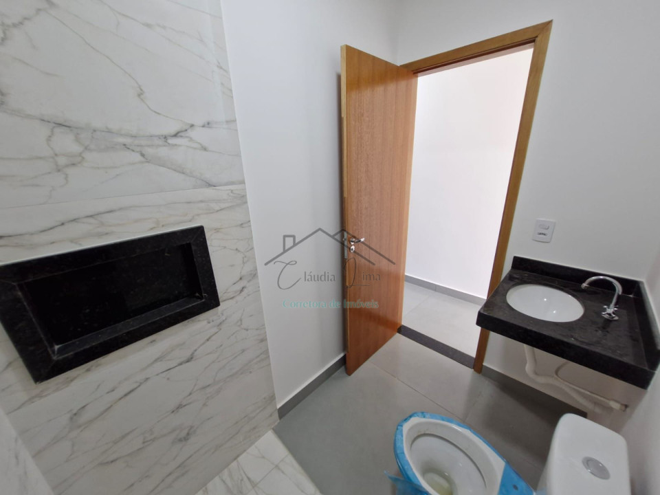 Imagens do imóveis Vende-se casa com churrasqueira coberta próxima ao Norte Shopping