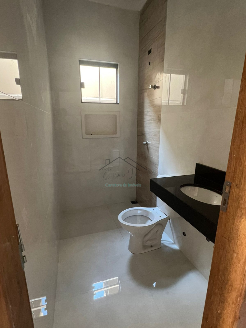 Imagens do imóveis Vende-se casa próxima ao terminal do vivi xavier