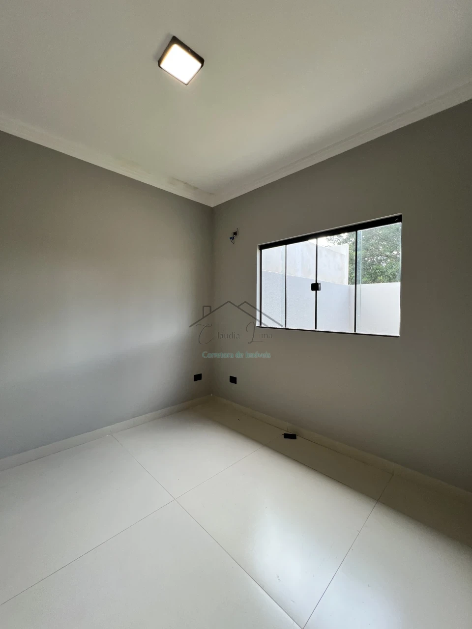 Imagens do imóveis Vende-se casa de esquina com hidromassagem próxima ao Aeroporto