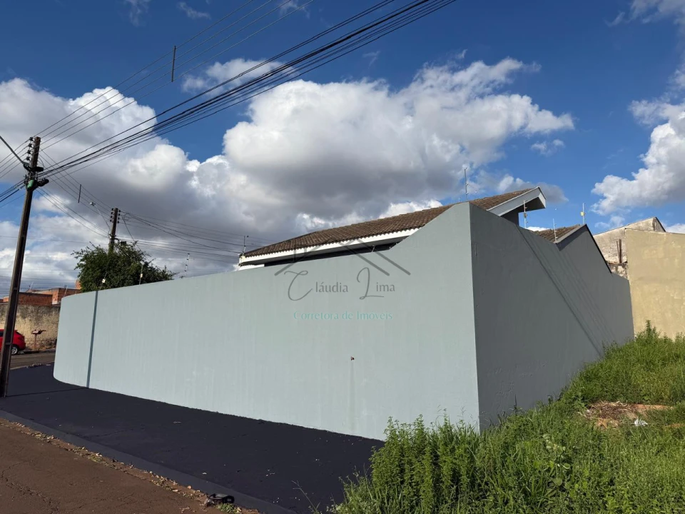 Imagens do imóveis vende-se casa de esquina em terreno sozinho próxima ao muffato da av. saul elkind