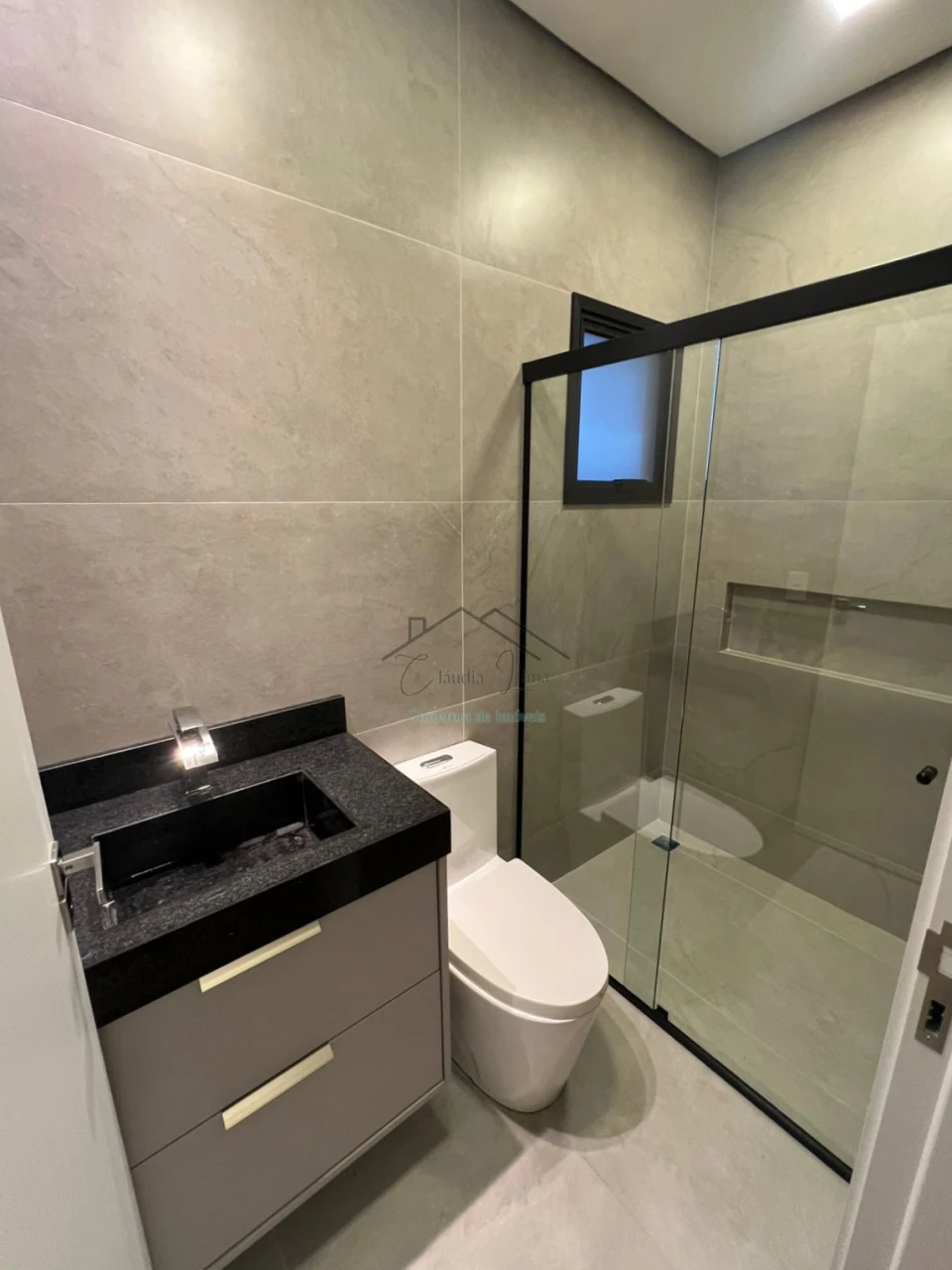 Imagens do imóveis vende-se sobrado em condomínio na região leste