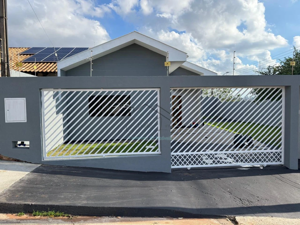 Imagens do imóveis vende-se casa de esquina em terreno sozinho próxima ao muffato da av. saul elkind