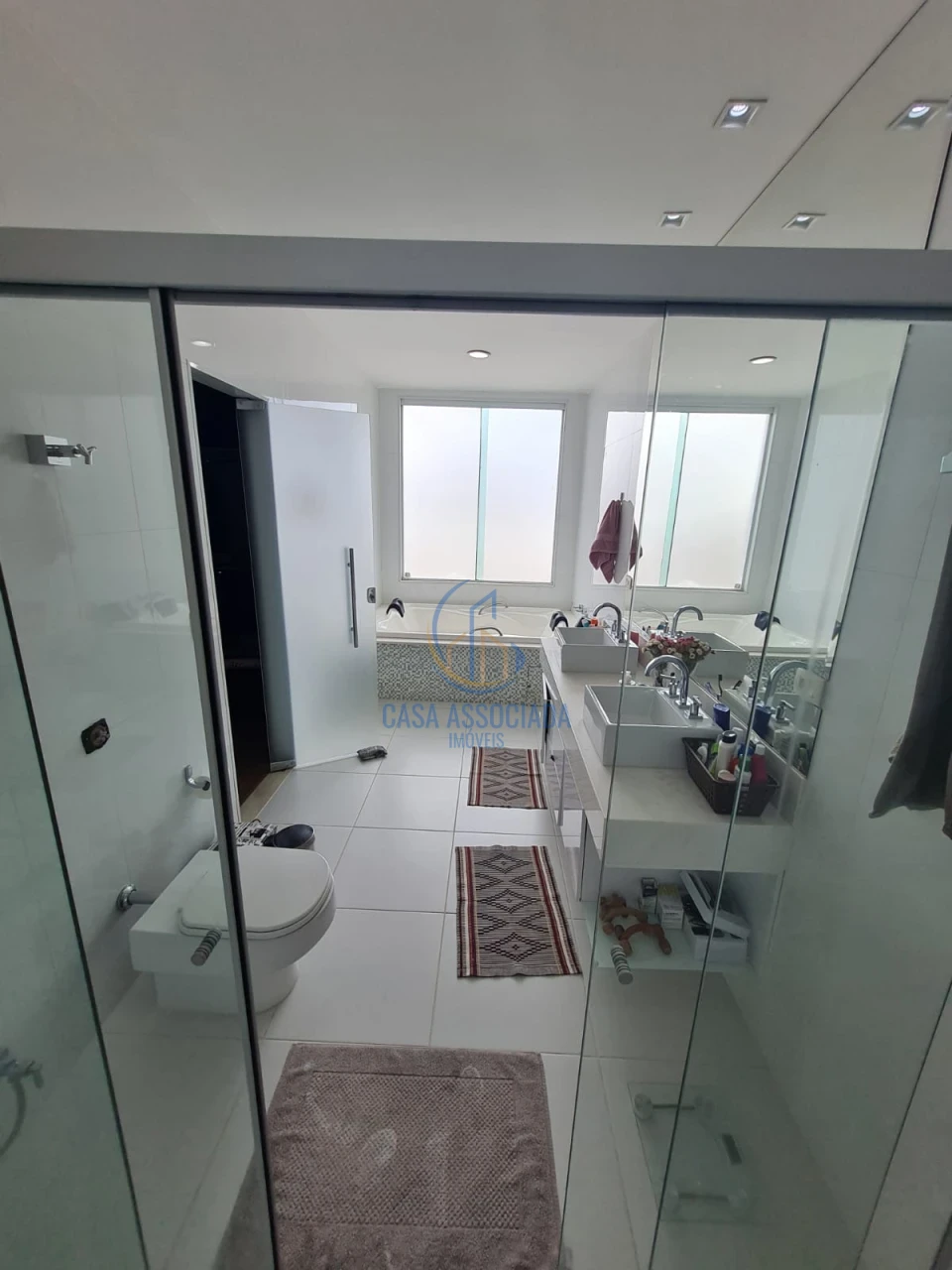 Imagens do imóveis CASA MOBILIADA CONDOMÍNIO GRAN PARK