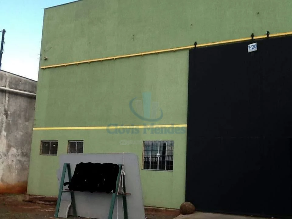 Barracão Av Brasília, Entre Av Sol/ Av Universo