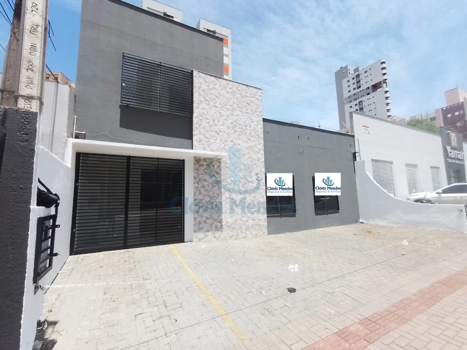Comercial na Rua Pernambuco,  com 160  m2 Térreo,  8 Salas , totalmente reformado, 4 vagas