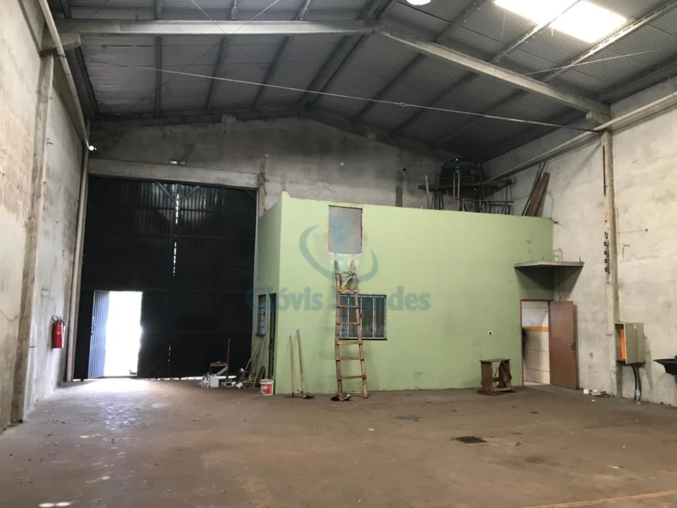 Barracão Av Brasília, Entre Av Sol/ Av Universo