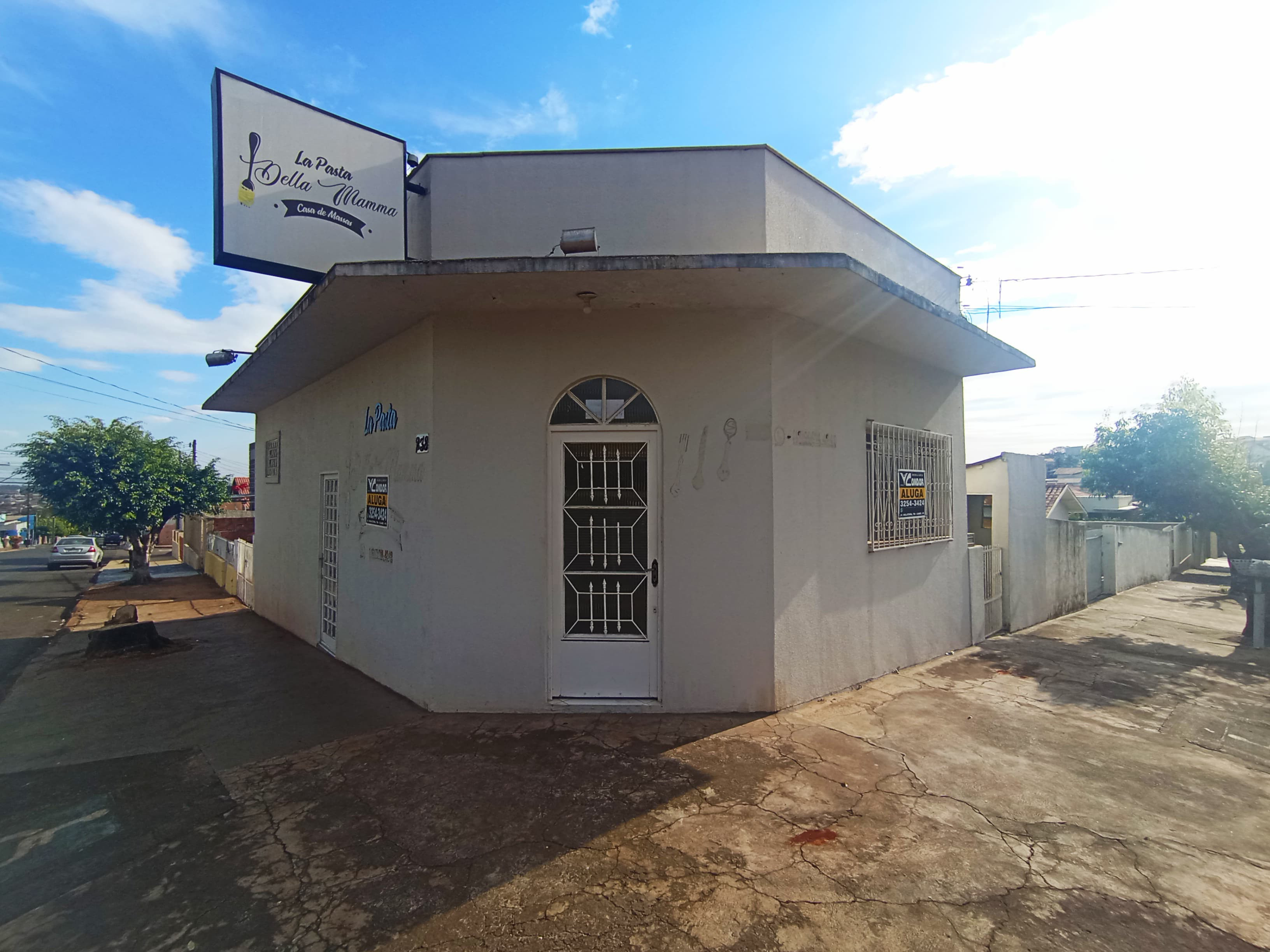 AVENIDA BRASILIA ESQUINA COM RUA PARANOÁ - COMERCIAL
