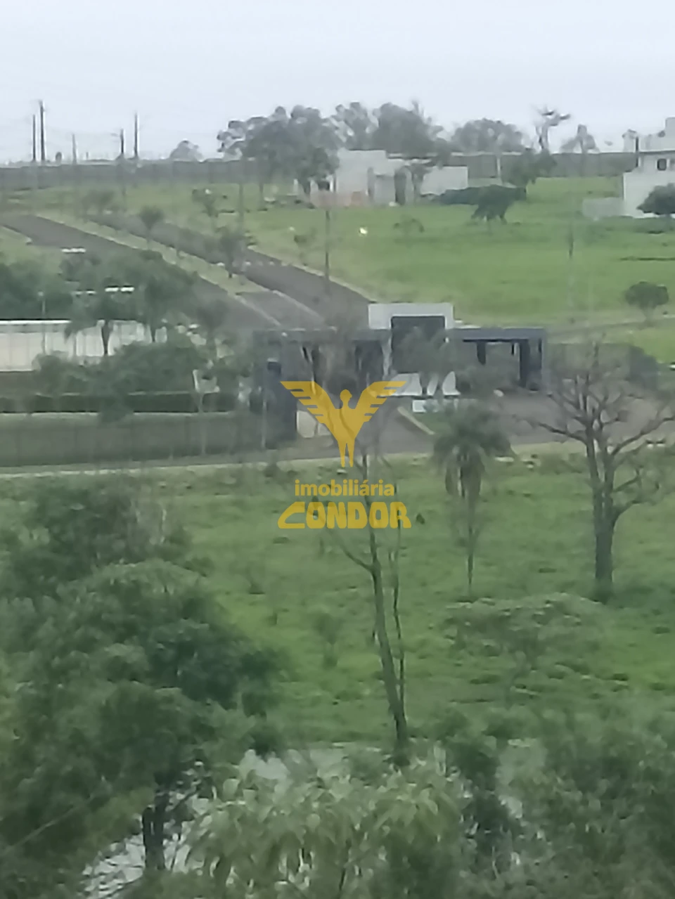 TERRENO EM CONDOMINIO FECHADO  ENTRADA +  PARCELAS  / CAMPOS DO CONDE VEREDAS