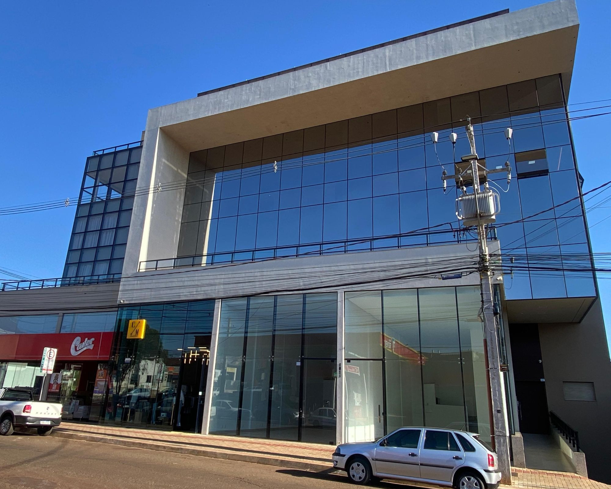 AVENIDA INGLATERRA - EDIFÍCIO NOVA ROMA LOJA 1 TÉRREO