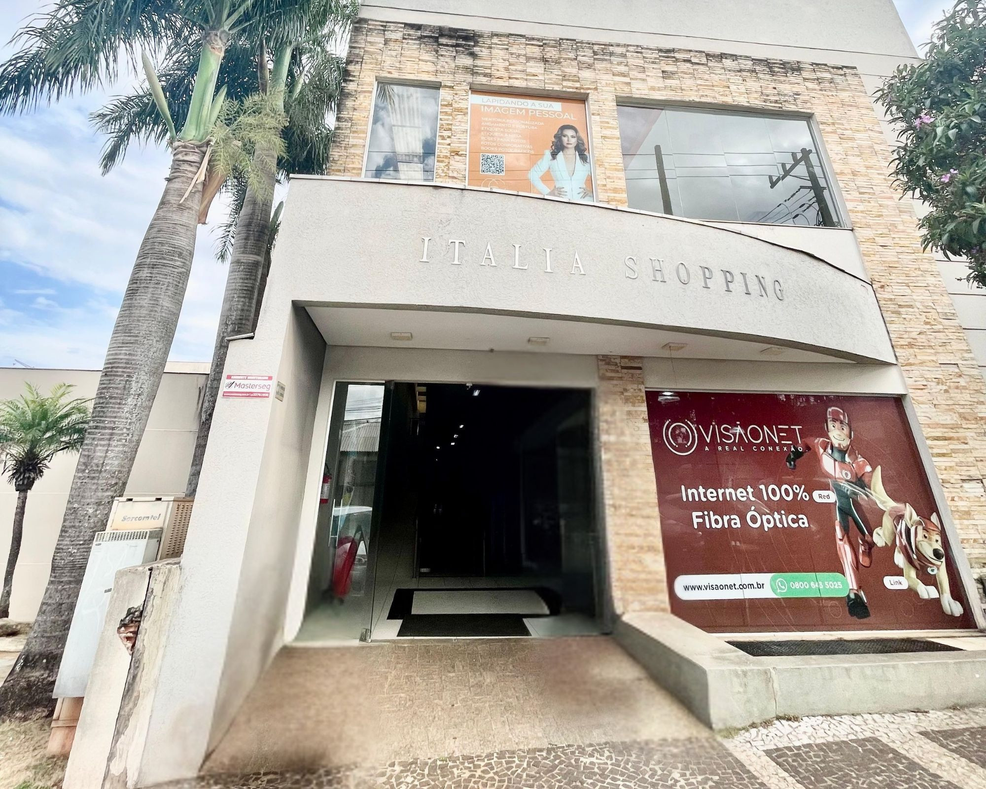 AVENIDA INGLATERRA CONDOMÍNIO SHOPPING ITÁLIA SALA 36