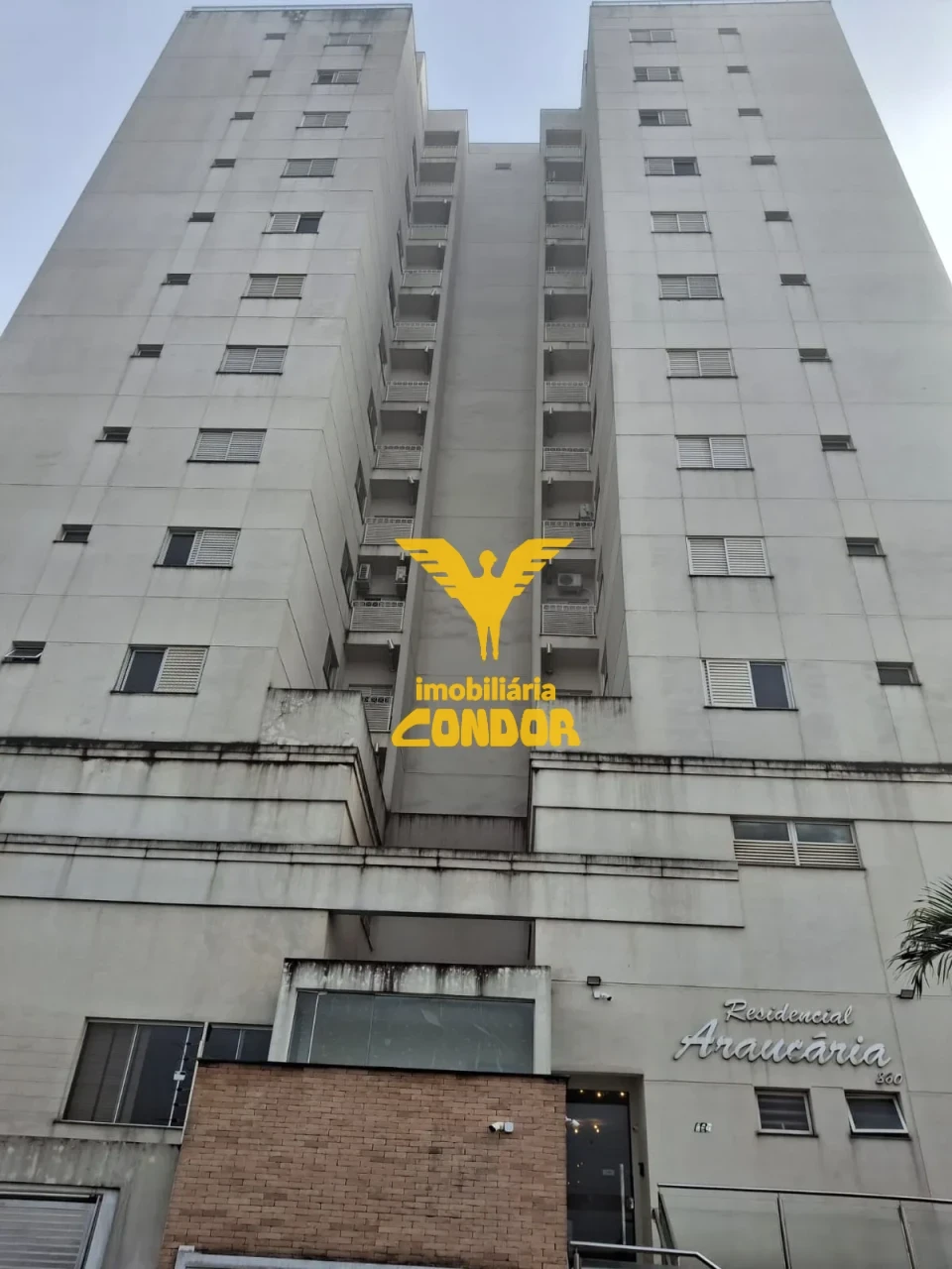 APARTAMENTO COBERTURA - CONDOMINIO RESIDENCIAL E COMERCIAL ARAUCÁRIA