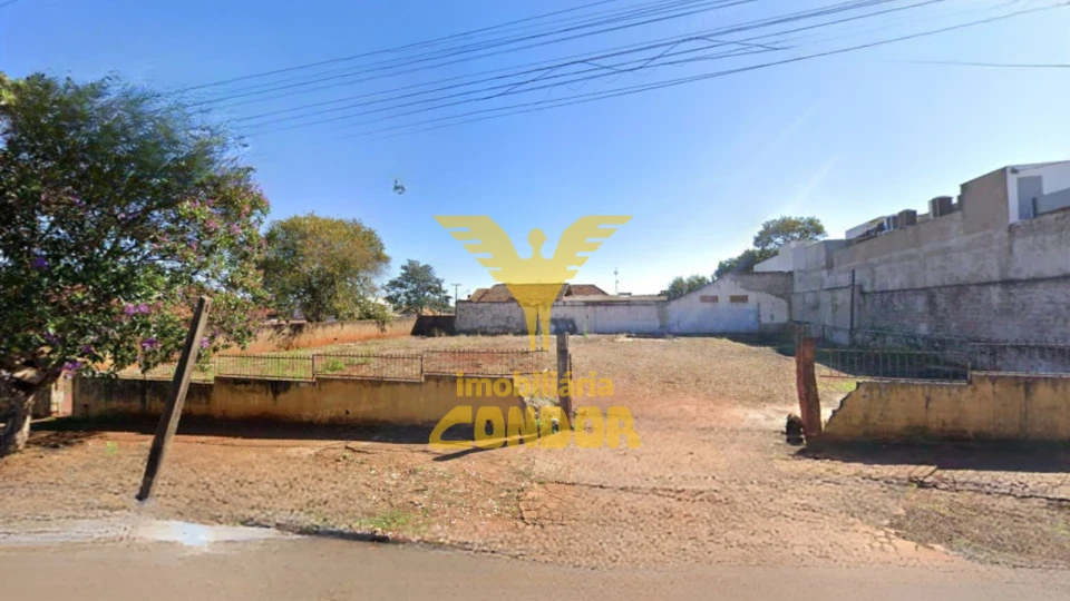 TERRENO COMERCIAL - ESQUINA