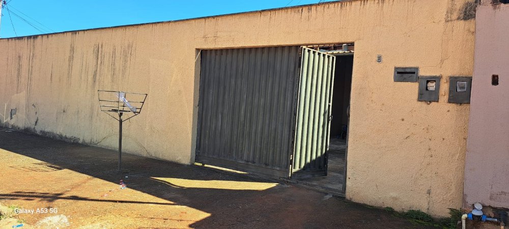Imagens do imóveis CASA COM 2 QUARTOS + EDÍCULA COM 3 QUARTOS SETOR STORIL