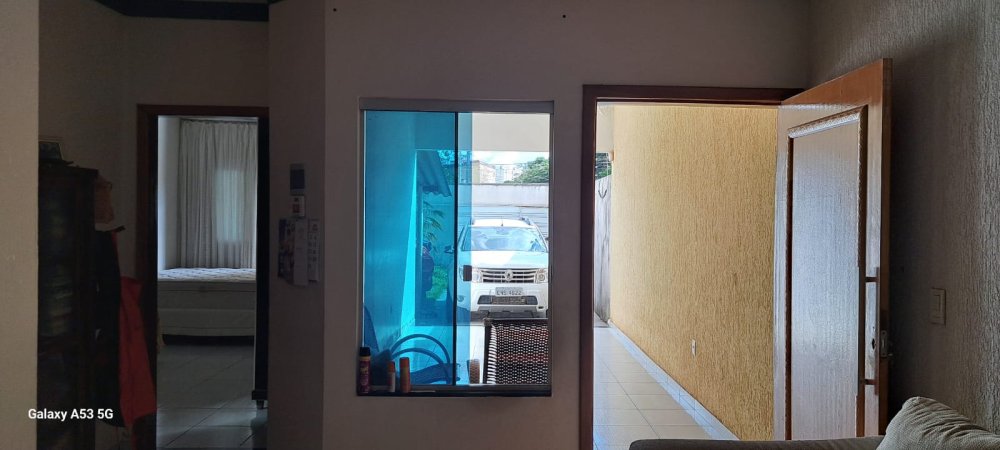 Imagens do imóveis CASA COM 3 QUARTOS (1 SUÍTE)