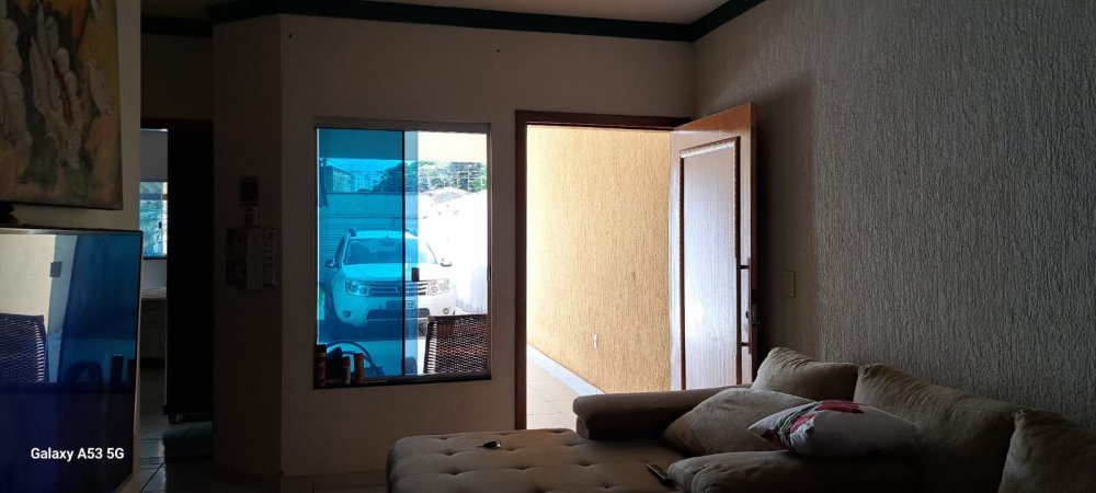 Imagens do imóveis CASA COM 3 QUARTOS (1 SUÍTE)