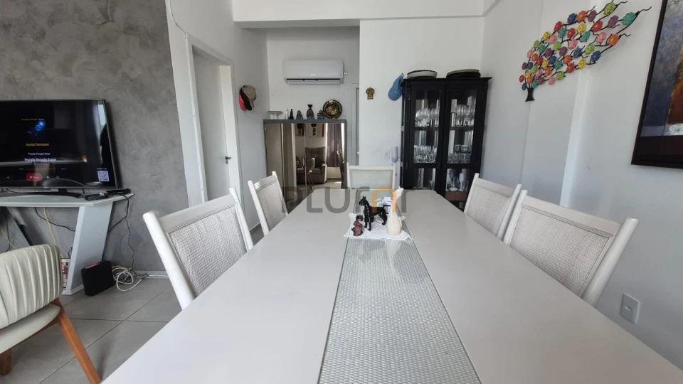 Cobertura com piscina propia