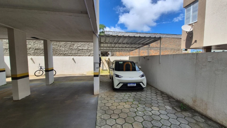 Cobertura com piscina propia