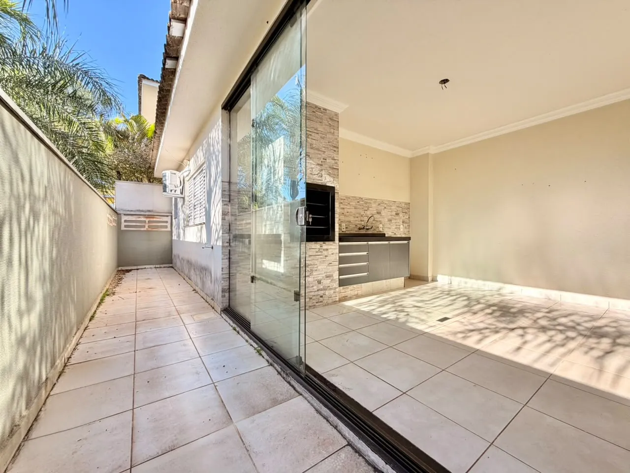 CONDOMINIO GOLDEN HILL RESIDENCE