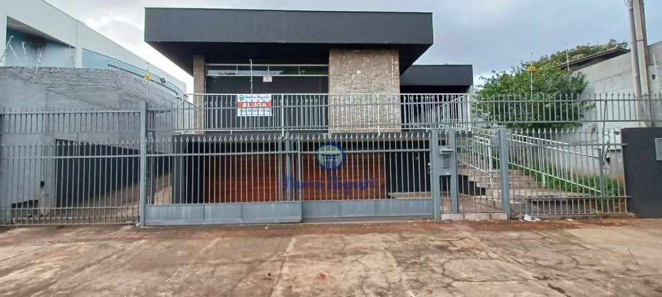 Casa Comercial