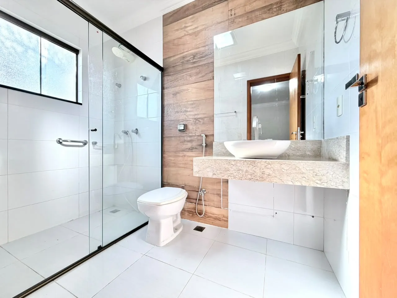 CONDOMINIO GOLDEN HILL RESIDENCE