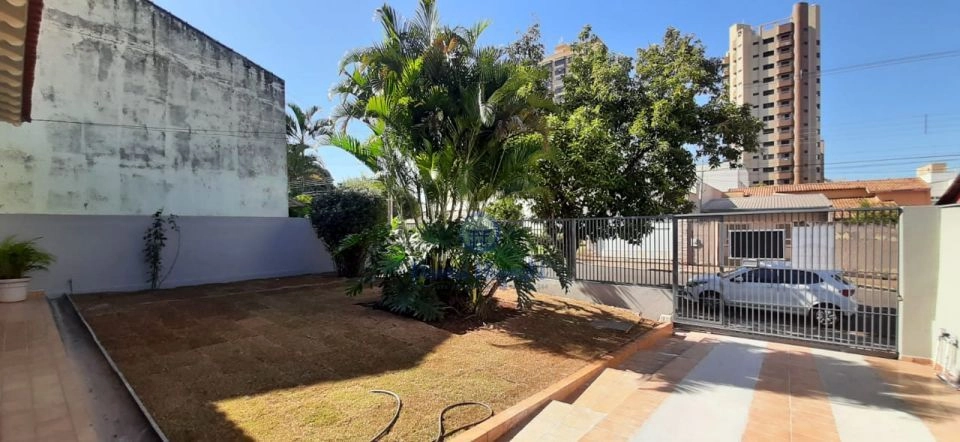 CASA RUA ALMIRANTE TAMANDARÉ