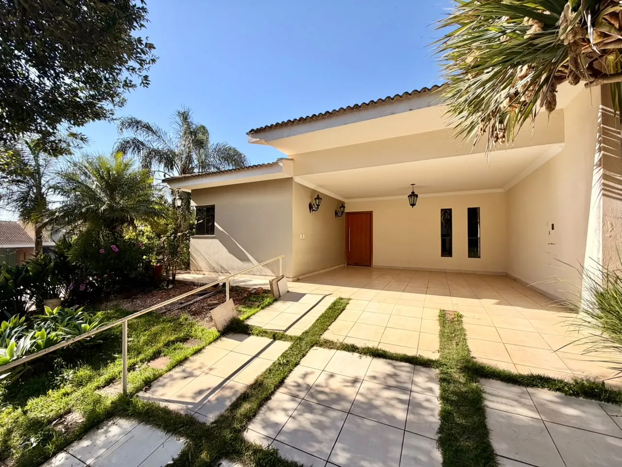 CONDOMINIO GOLDEN HILL RESIDENCE