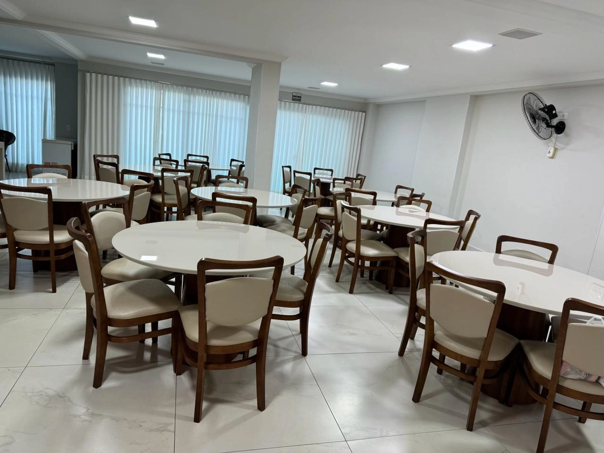 Apartamento à venda Igapó