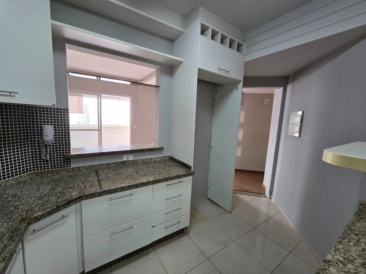 Apartamento à venda Palhano 2