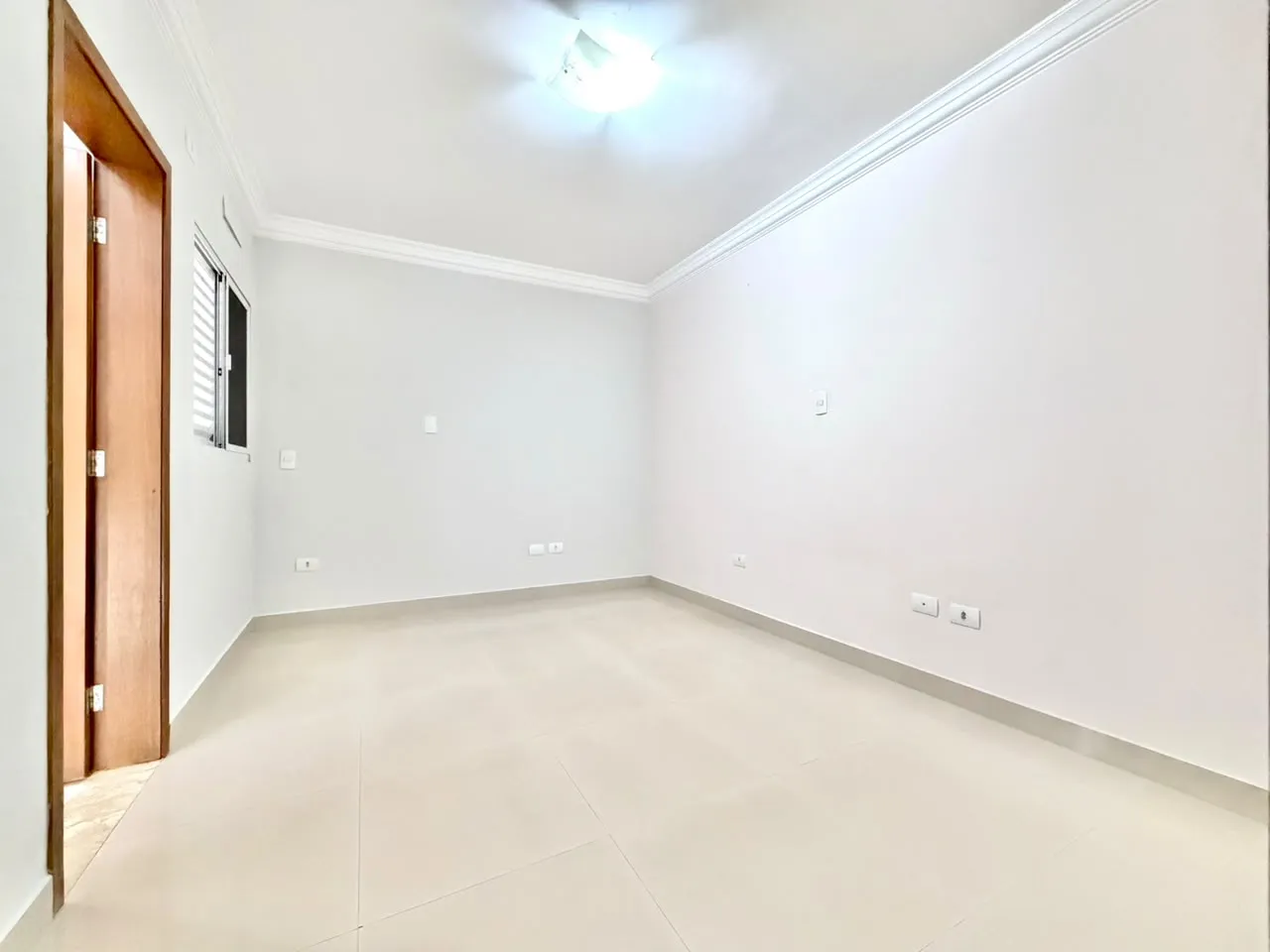 CONDOMINIO GOLDEN HILL RESIDENCE