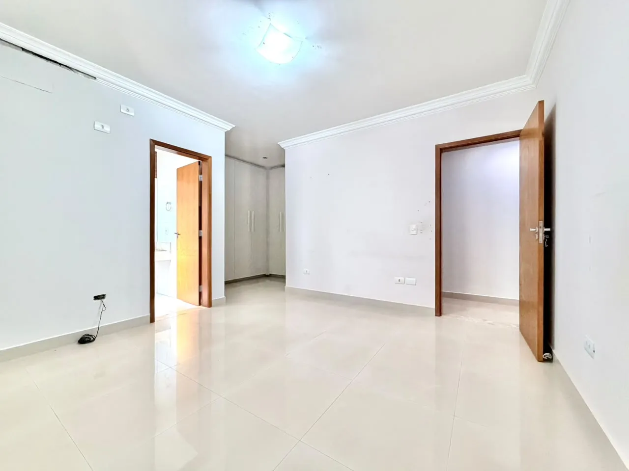 CONDOMINIO GOLDEN HILL RESIDENCE