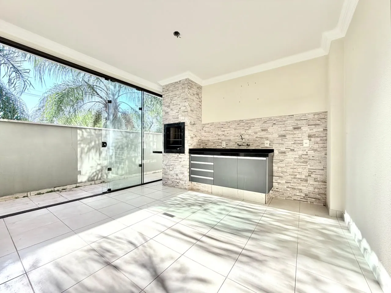 CONDOMINIO GOLDEN HILL RESIDENCE