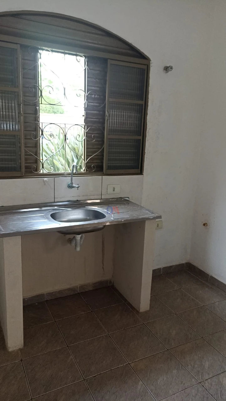 Casa Comercial com 7 Quitinetes