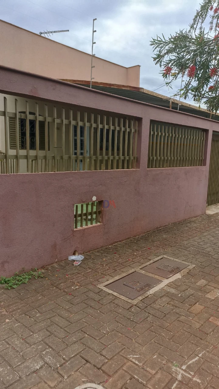 Casa Comercial com 7 Quitinetes