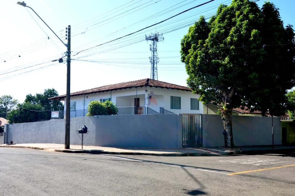 Casa À Venda ou Locação Rua Lauro Muller Londrina