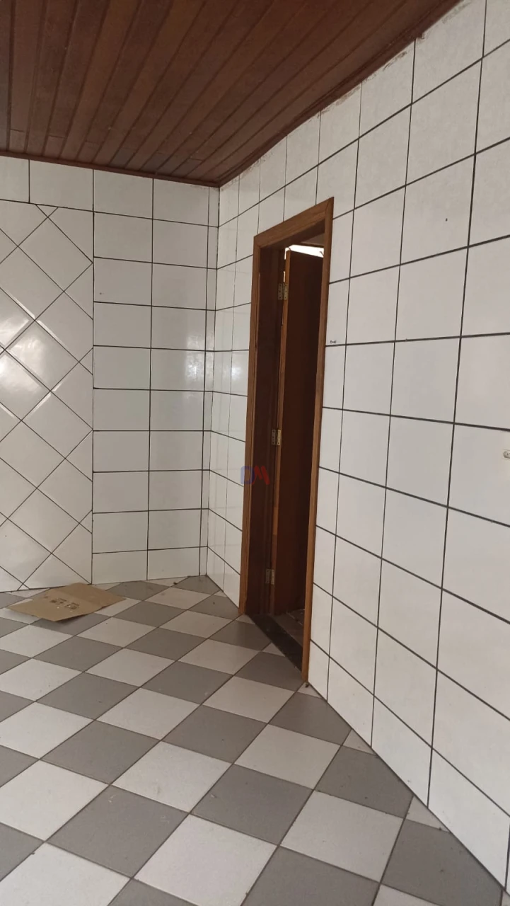 Casa Comercial com 7 Quitinetes