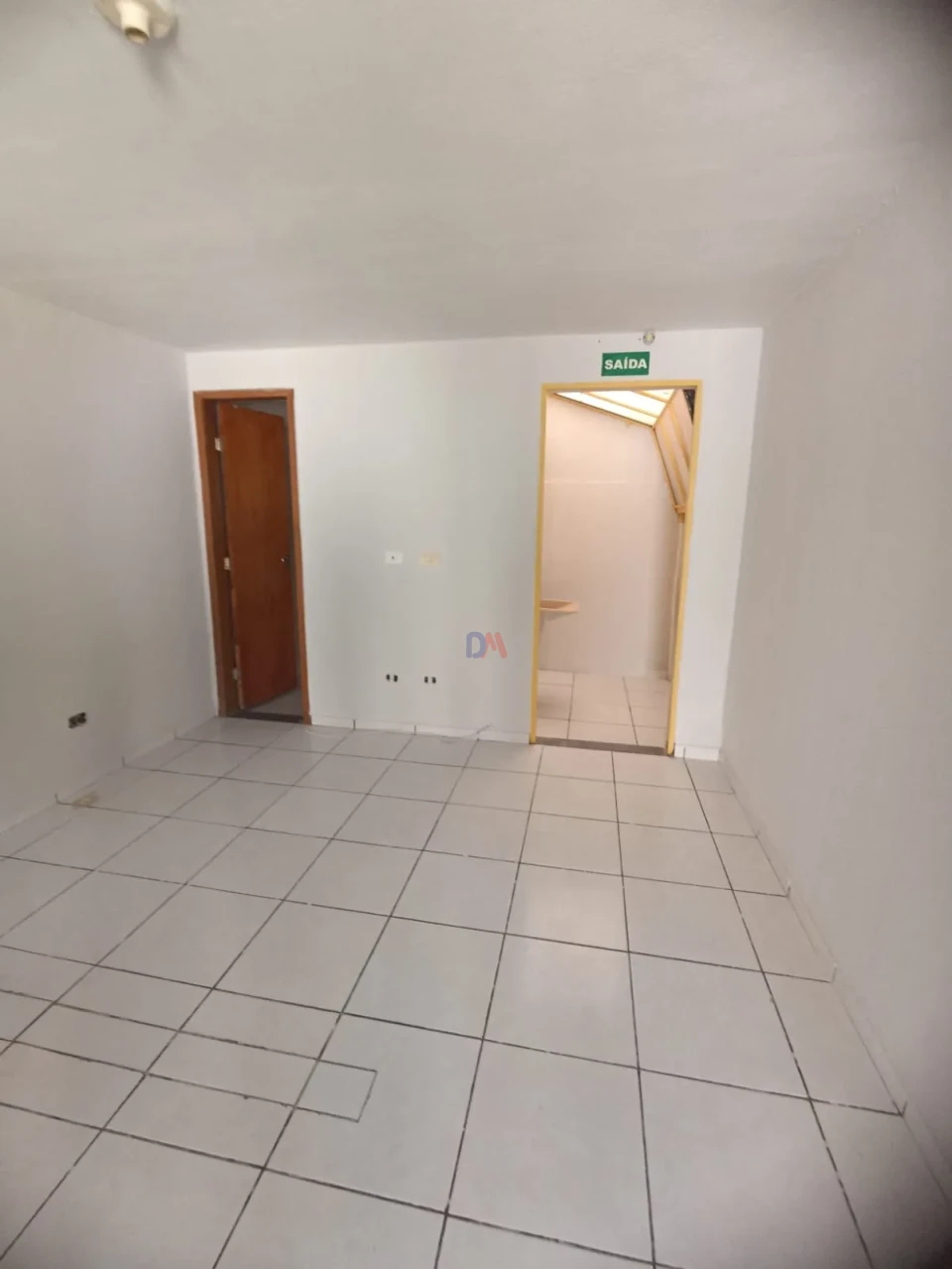 Casa Comercial com 7 Quitinetes Para Venda e Locação