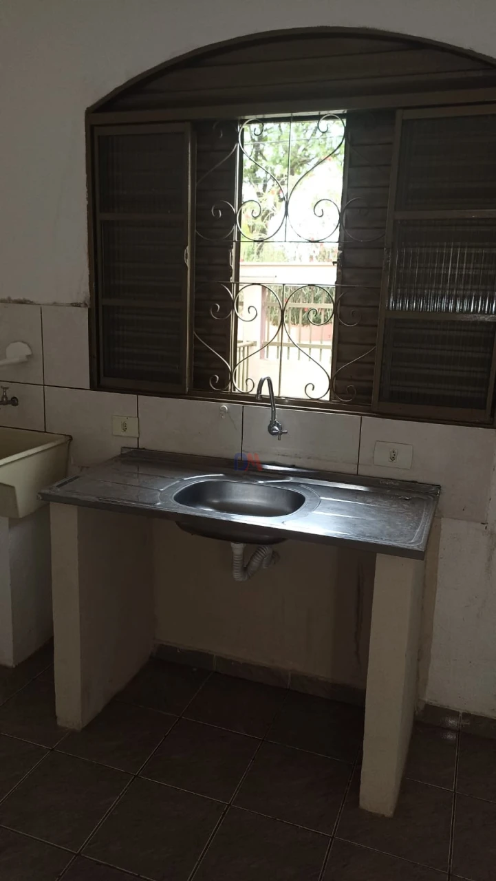 Casa Comercial com 7 Quitinetes