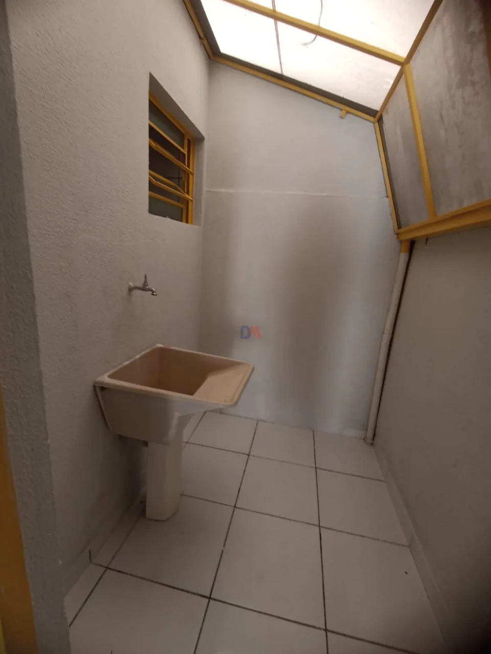 Casa Comercial com 7 Quitinetes Para Venda e Locação