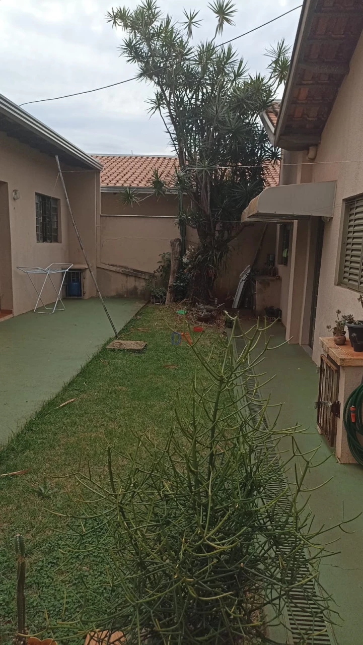 Casa Comercial com 7 Quitinetes